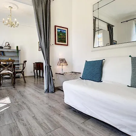 Nestor&jeeves - Lavinia - - Close Sea *