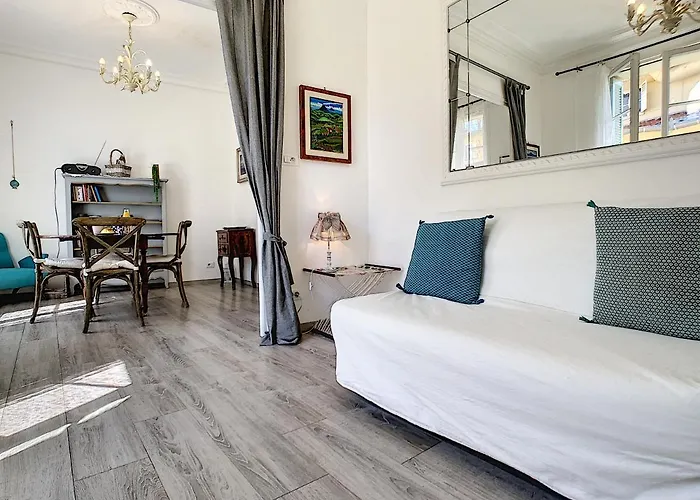 Nestor&jeeves - Lavinia - - Close Sea *