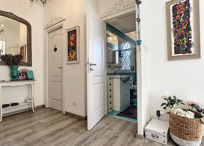 Nestor&jeeves - Lavinia - - Close Sea