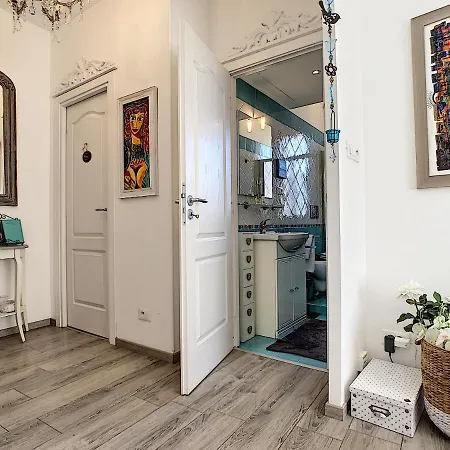 Nestor&jeeves - Lavinia - - Close Sea